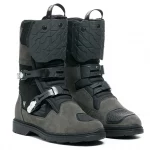 Dainese Overyond Xt Gtx: The All-Terrain Commuter Boot