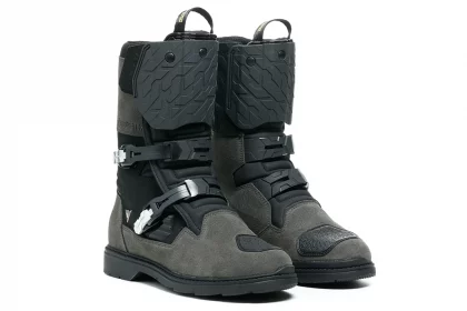 Dainese Overyond Xt Gtx: The All-Terrain Commuter Boot